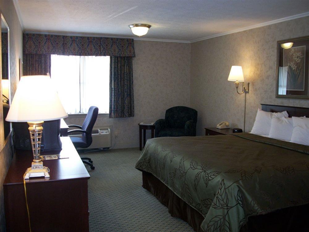 Red Roof Inn & Suites Lexington - Hamburg Exterior foto